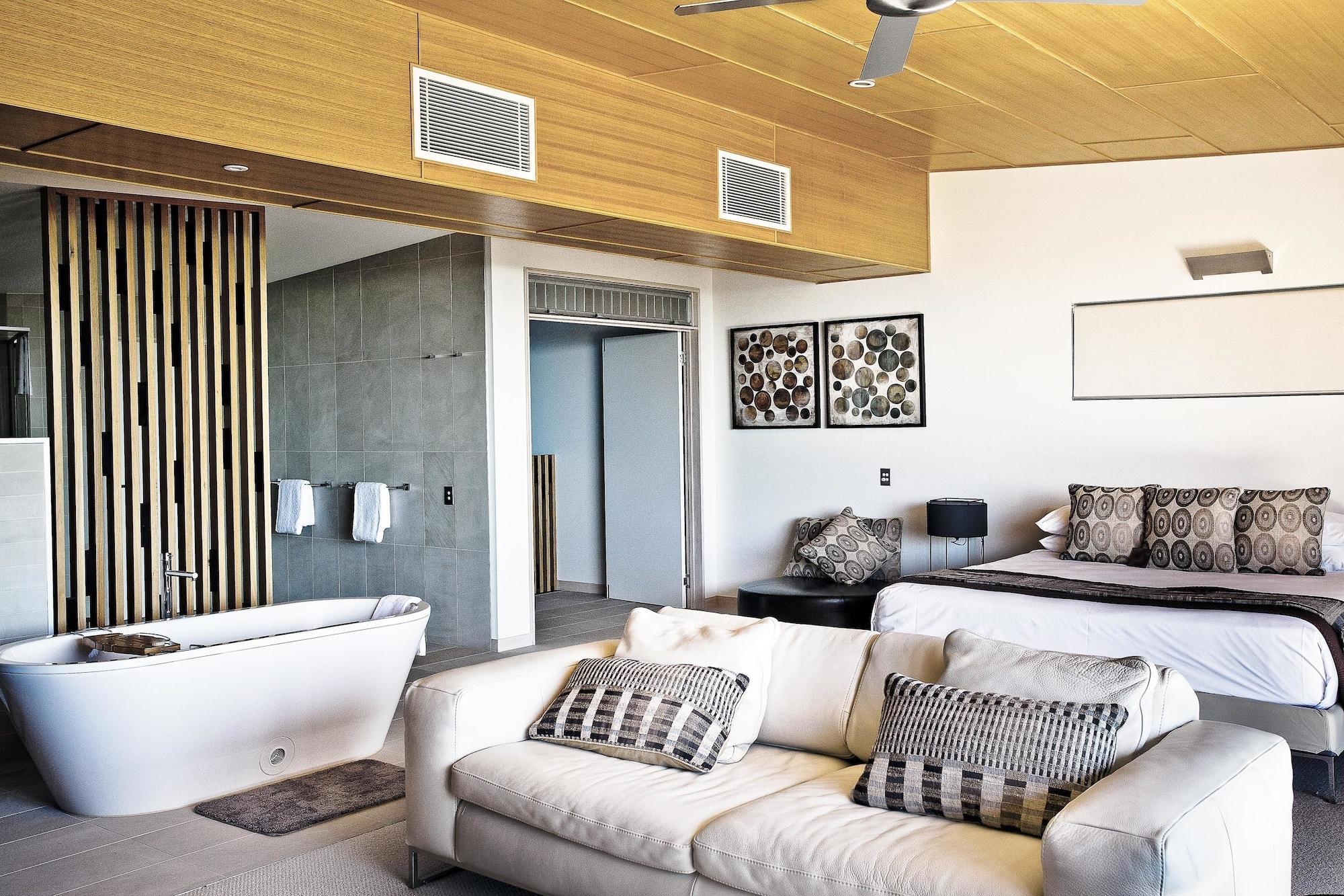 Peppers Noosa Resort And Villas Noosa Heads Exterior foto A bedroom at the resort