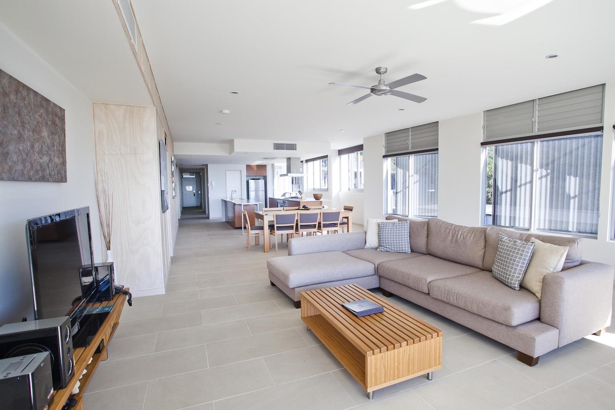 Peppers Noosa Resort And Villas Noosa Heads Exterior foto A living room in a modern house