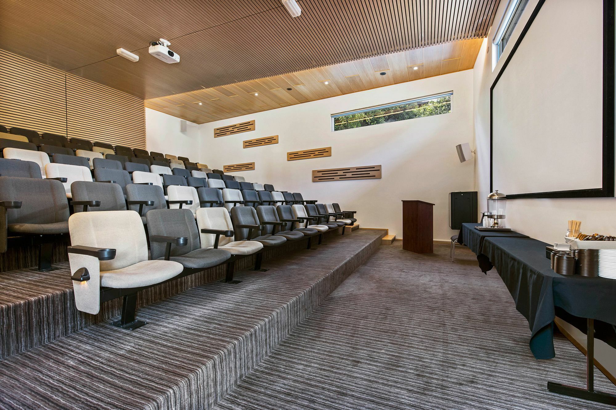 Peppers Noosa Resort And Villas Noosa Heads Exterior foto The lecture theatre